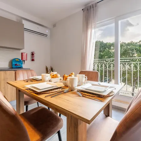 Marina Di Valletta View * Pietà