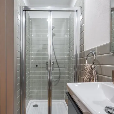 Marina Di Valletta View * Pietà