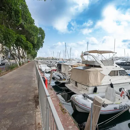 Marina Di Valletta View Pietà