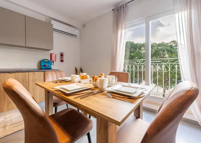 Marina Di Valletta View * Pieta