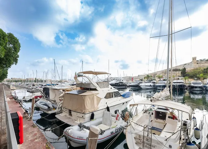 Marina Di Valletta View Apartment Pieta